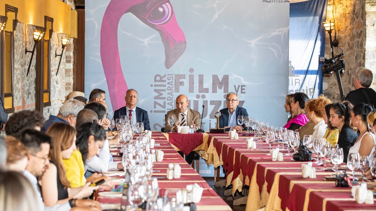 2. İzmir Uluslararası Film ve Müzik Festivali devam ediyor: 'Kumbara' festivale damga vurdu