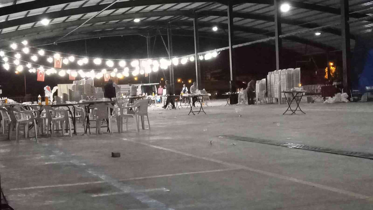 Düğünde bıçaklı kavga: Çevik kuvvet olaya müdahale etti