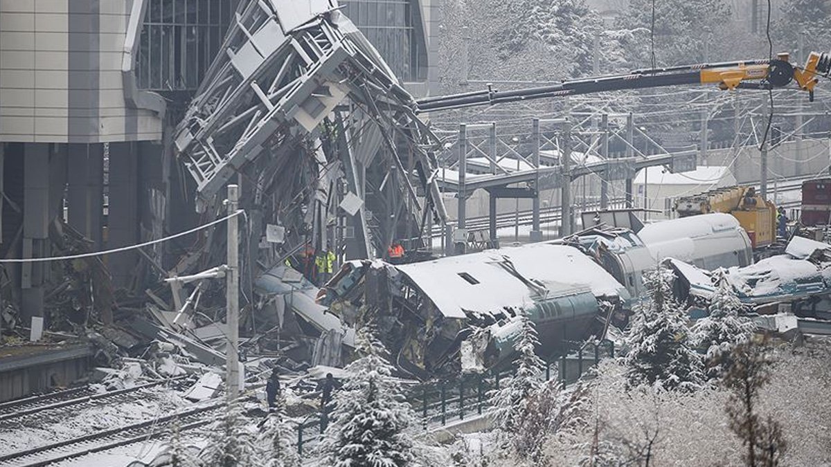 Ankara tren kazası dosyası kapandı:9 kişi öldüğüyle kaldı