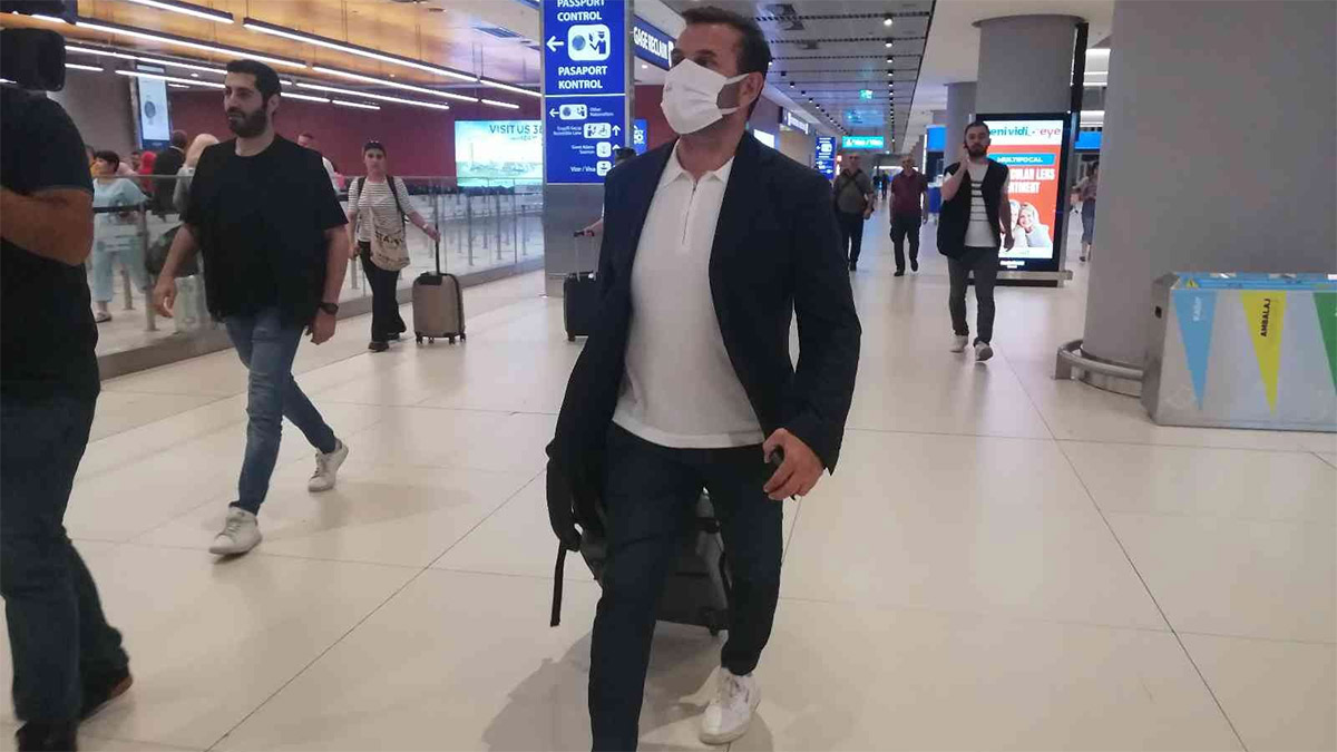 Okan Buruk, Galatasaray için İstanbul'a geldi