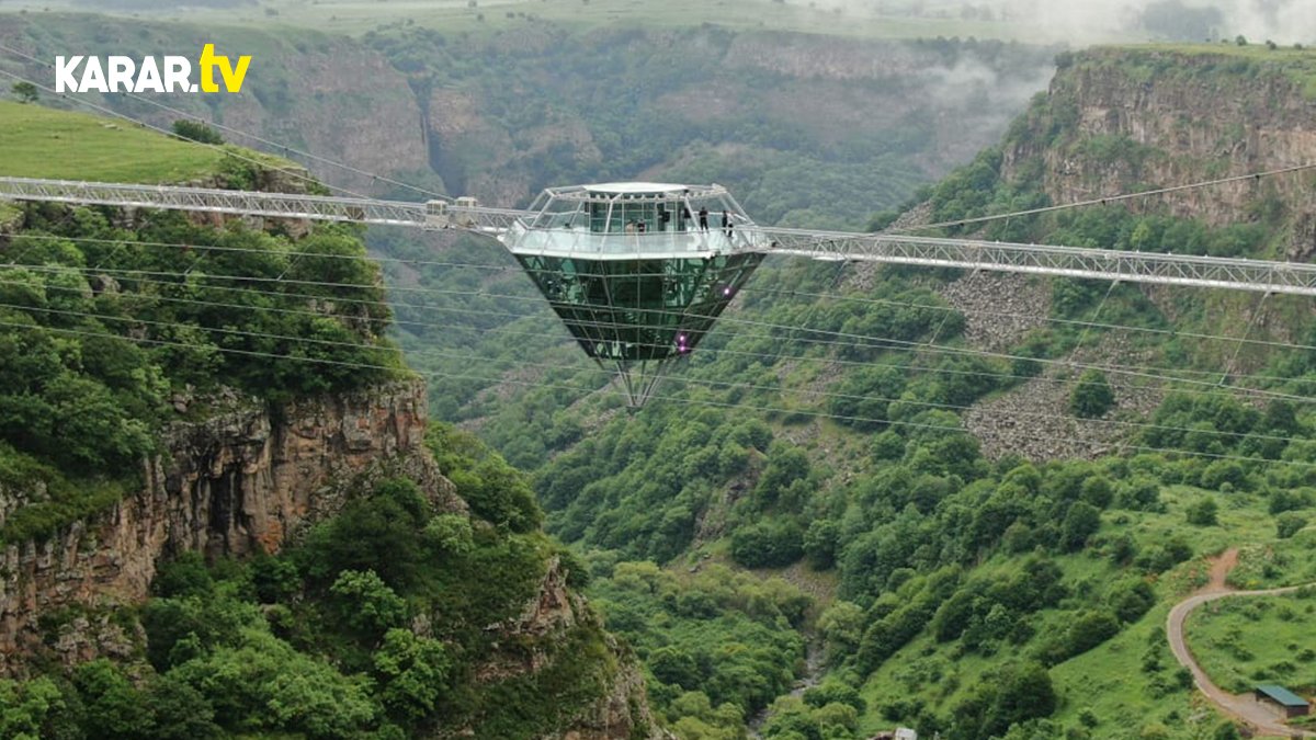 Bu köprüden geçmek yürek ister! Rekorlar kitabına giren cam köprünün uzunluğu şaşırttı