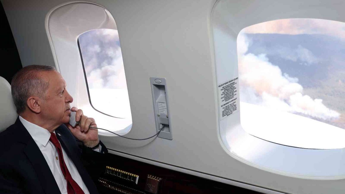 Erdoğan, Marmaris yangınını havadan inceledi: Soylu eşlik etti