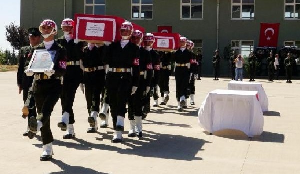 Mardin şehitleri için uğurlama töreni