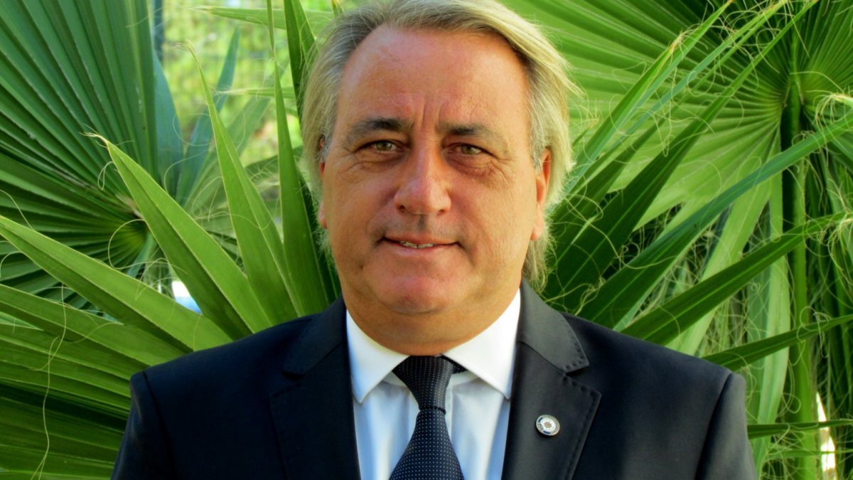 Ünlü sunucu Korcan Karar'ın kangren olan parmağı kesildi!