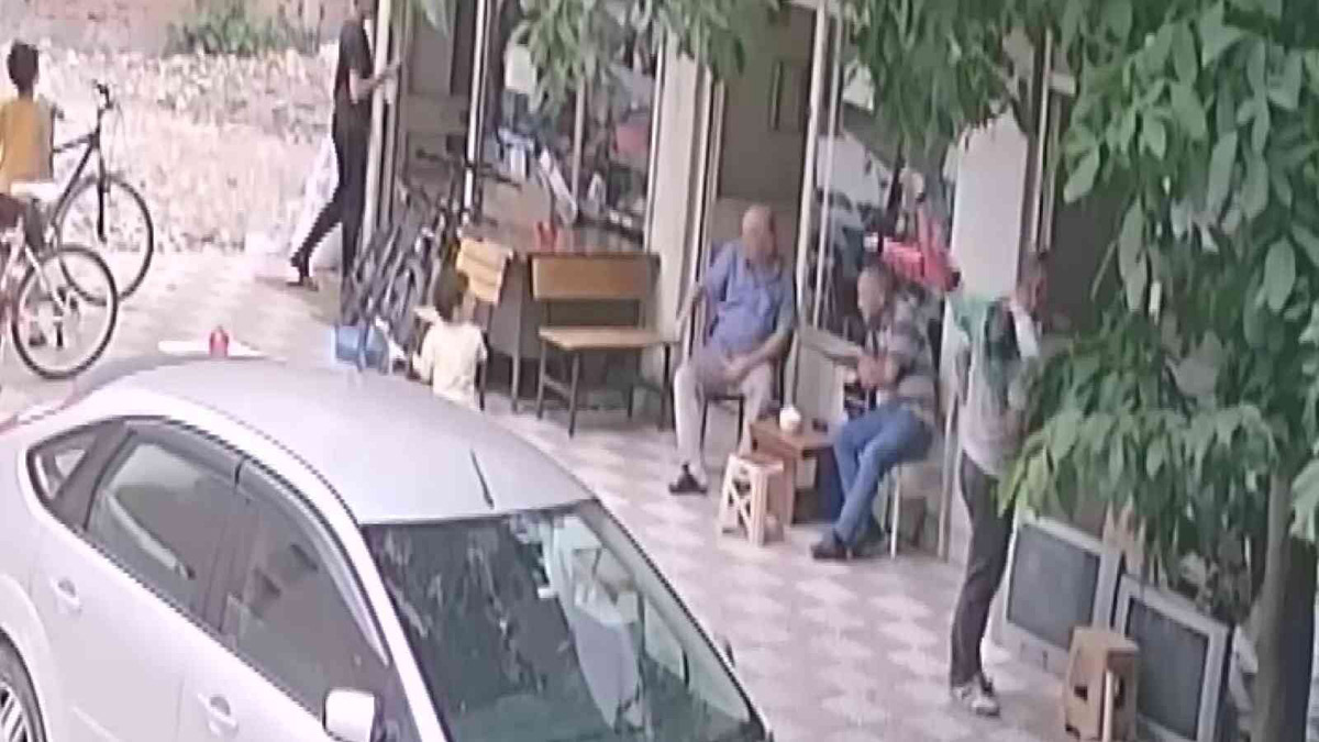 Balkondan düşen çocuğun mucize kurtuluşu