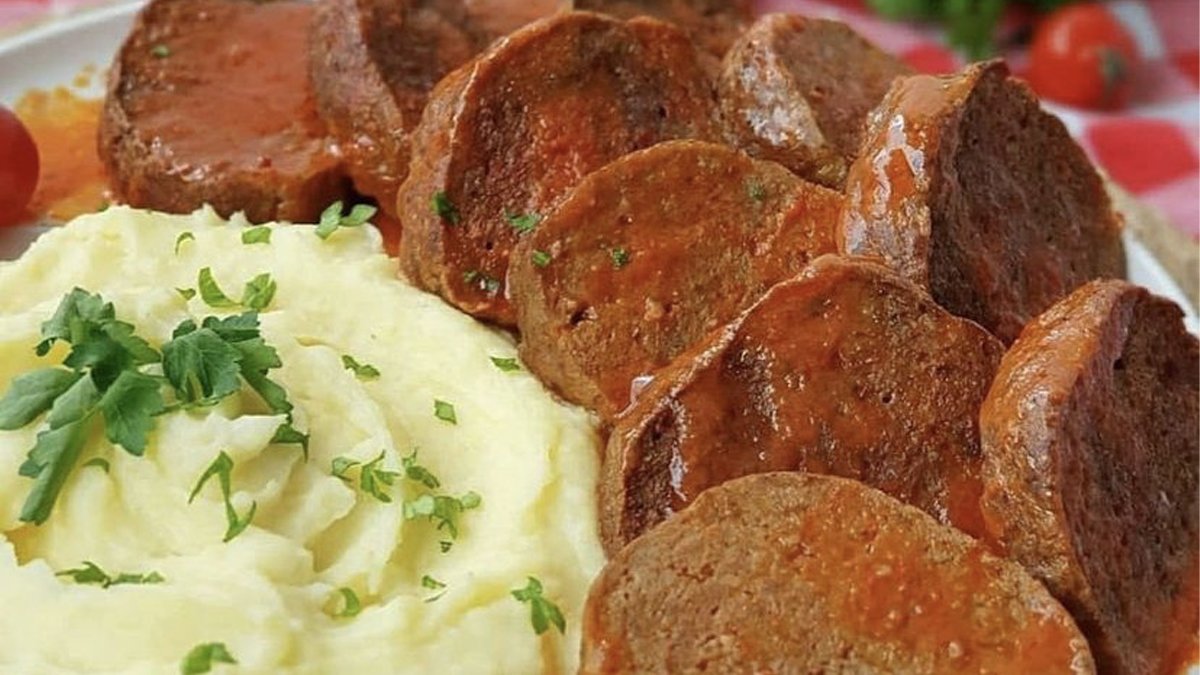 Akşama Ne Pişirsem Diye Düşünenlere İşte Efsane Lezzet Rosto Köfte