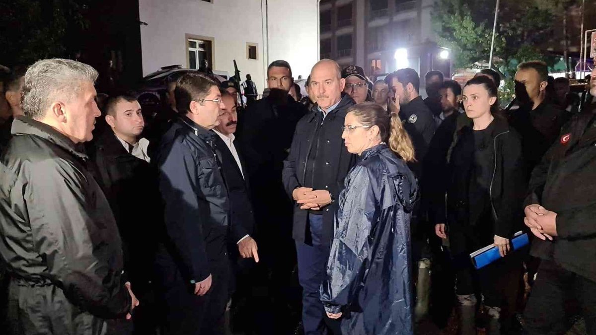 İçişleri Bakanı Soylu, Bartın'da incelemelerde bulundu