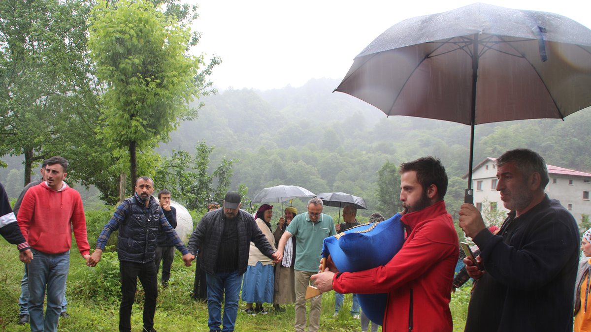 Bal ormanı taş ocağı olmaktan kurtuldu: Horonla kutladılar