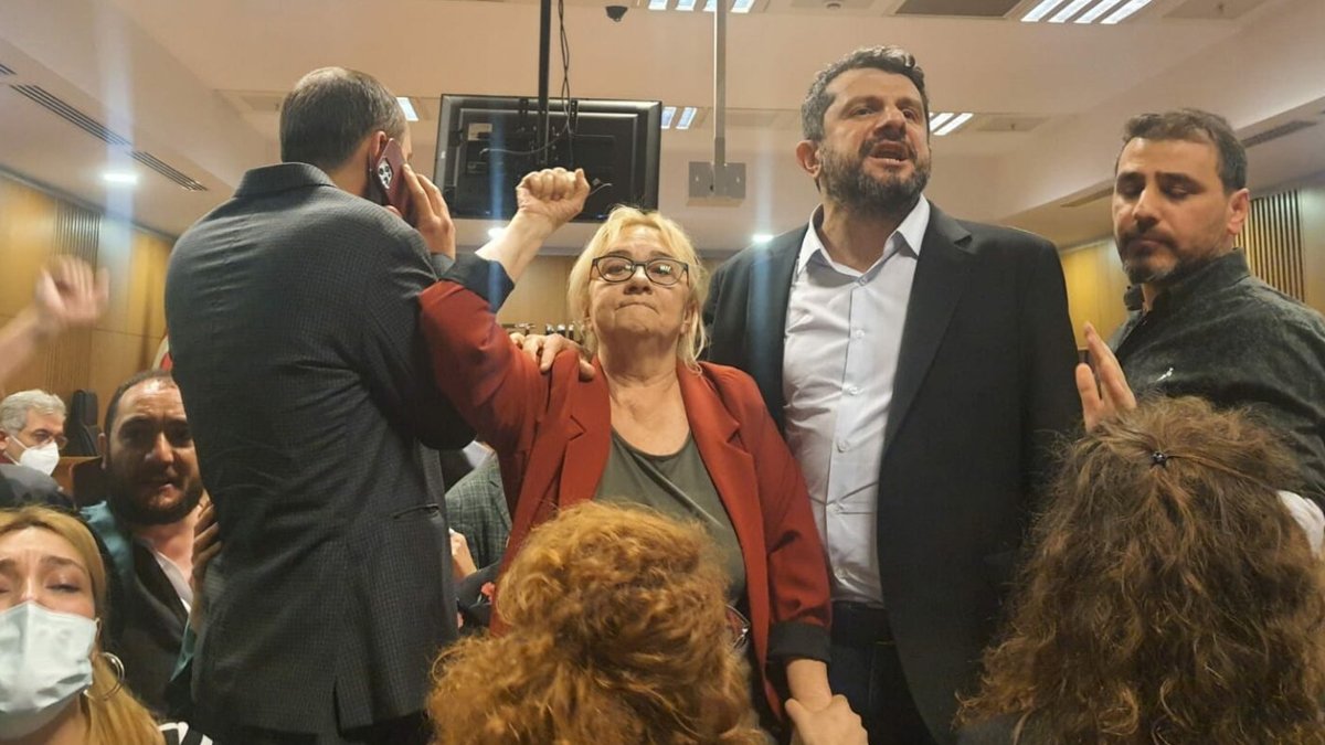 CHP'den Mücella Yapıcı'ya kelepçeli muayeneye sert tepki