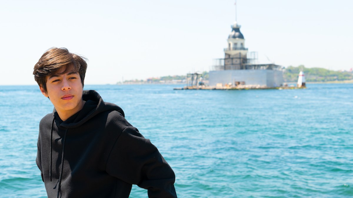 Alp Akar: Cansu Dere ve Caner Cindoruk beni her zaman destekleyip cesaretlendiriyor