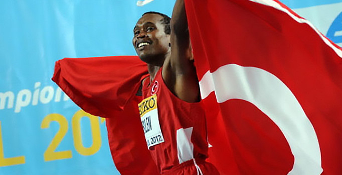 Milli atlet Kaan Kigen Özbilen yarı maratonda gümüş madalya kazandı