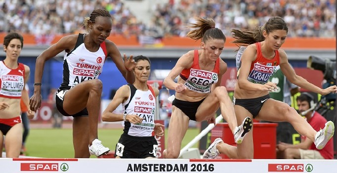 Özlem Kaya'dan bronz madalya