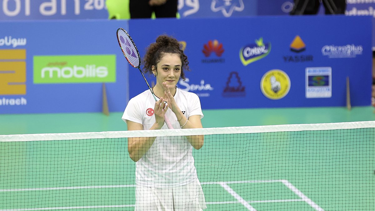 Akdeniz Oyunları'nda altın yağmuru sürüyor: Badmintonda Neslihan Yiğit set vermedi