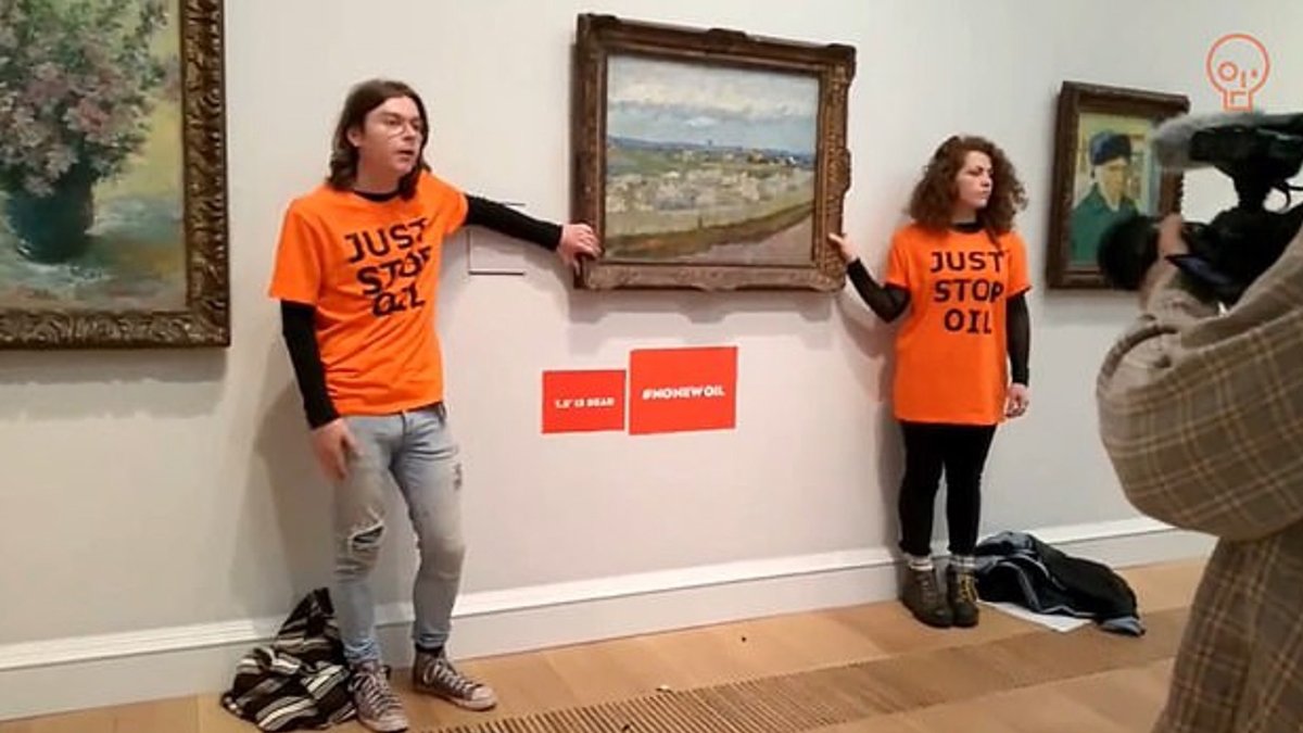 İklim aktivistlerinden ilginç eylem: Kendilerini Van Gogh tablosuna yapıştırdılar