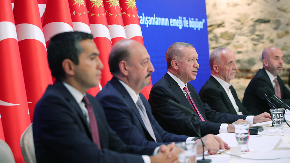 Cumhurbaşkanı Erdoğan'dan Türk-İş Başkanı'na: Senin başında da saç kalmadı