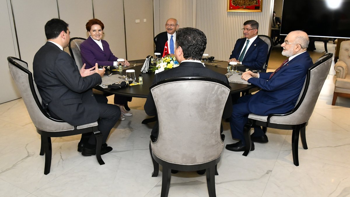 Altılı masa beşinci kez toplandı: Masada anayasa var