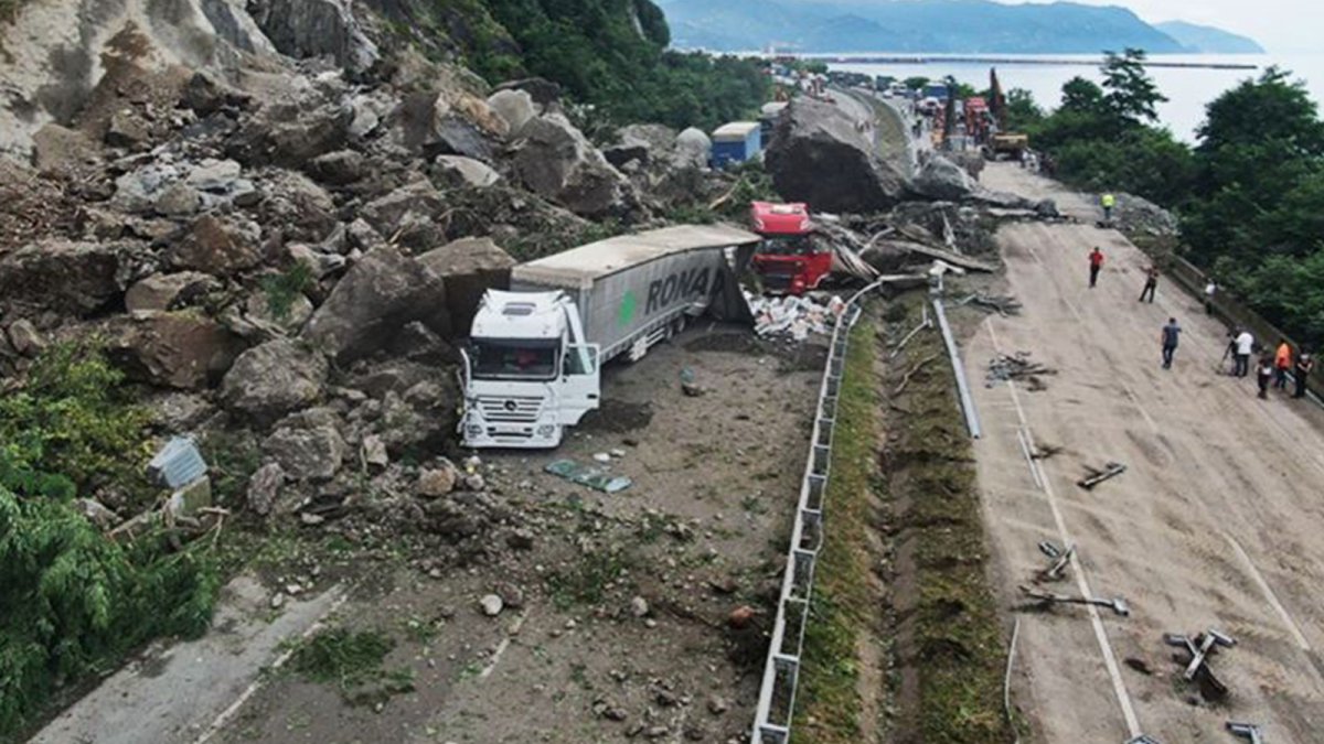 Artvin’de heyelan sonucu ölen TIR şoförünün arkadaşı isyan etti: Bu unutulacak 5-6 ay sonra yine arkadaşlarımız ölecek!