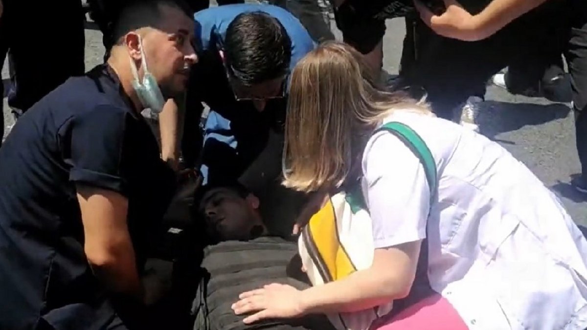 İstanbul'da sağlıkçılara biber gazlı müdahale: Fenalaşan polise yine doktor yetişti