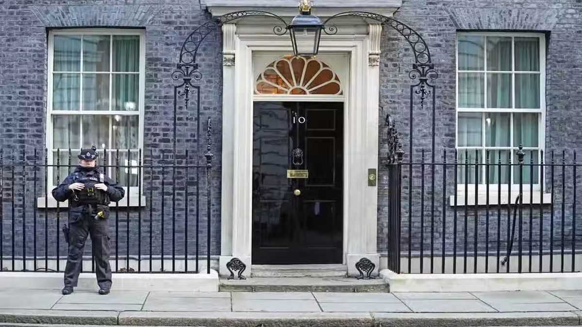 Johnson koltuğuna veda etti: Gözler yeni başbakanda