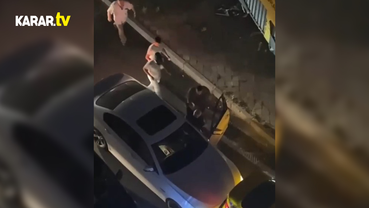Fatih'te lüks otomobil sürücüsü arkadan çarptığı taksiciyi bıçakladı