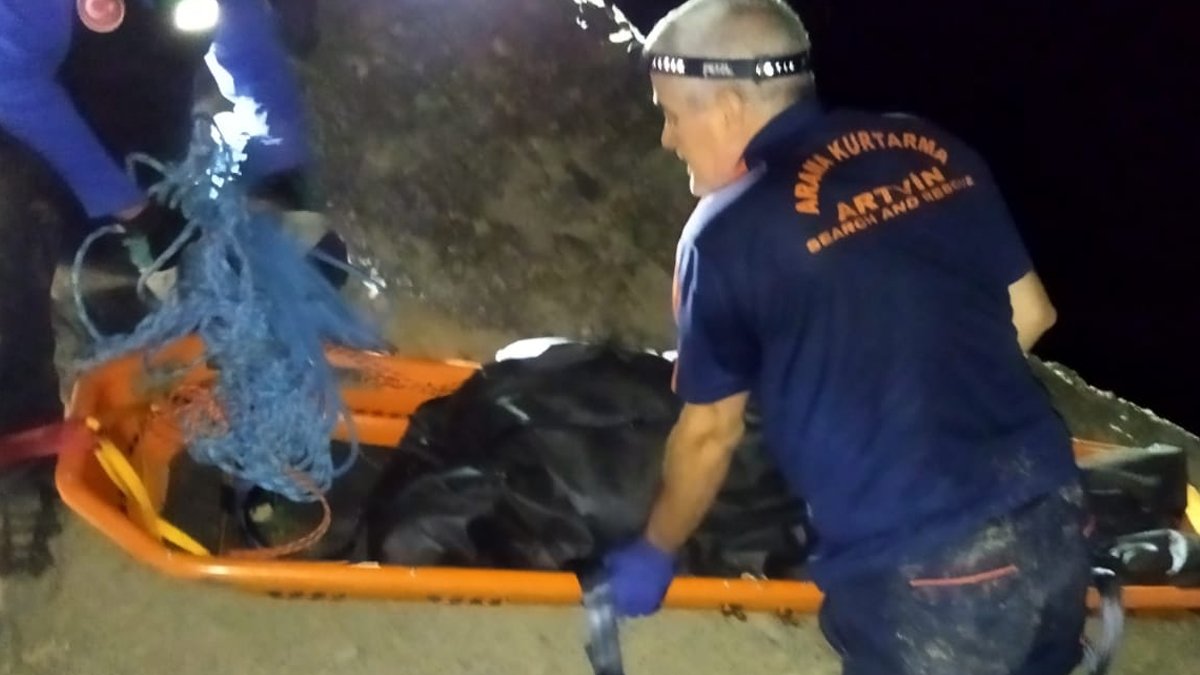 Su doldurmak için çeşmeye ATV aracı ile giden çift uçuruma yuvarlanarak hayatını kaybetti