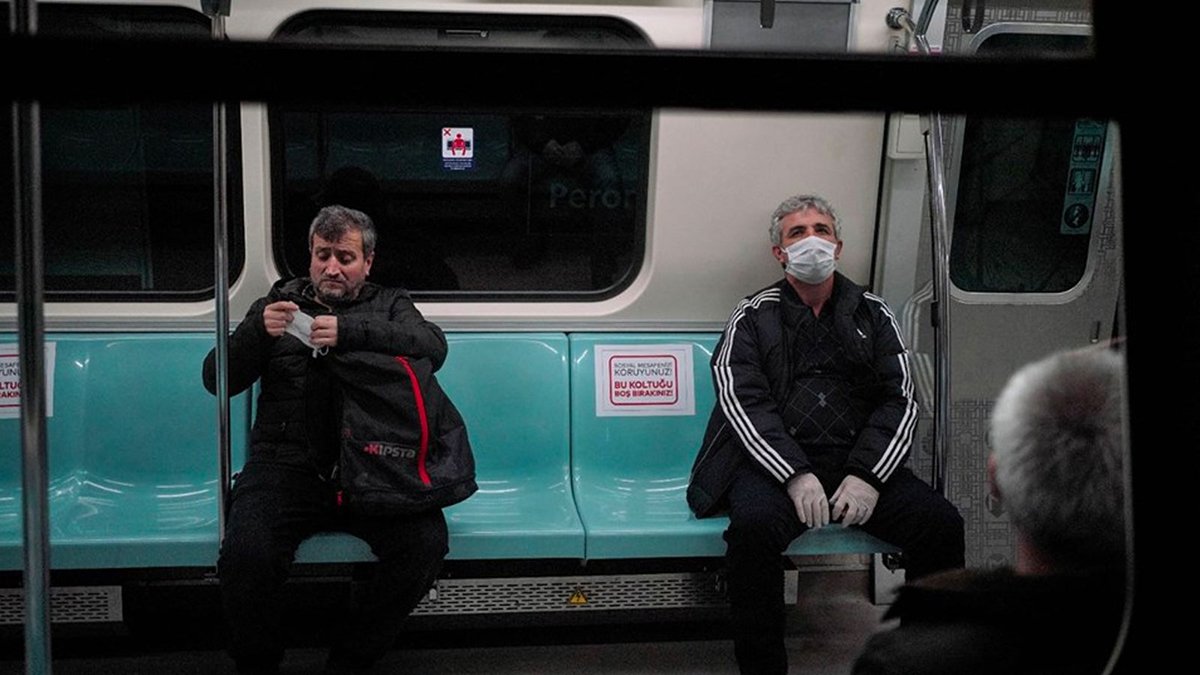 Salgında yeni bir dalga kapıda! Uzman isimden 'maske' uyarısı