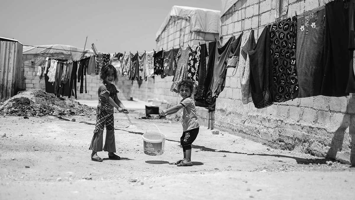 İnsanlığa sınırı kapattı