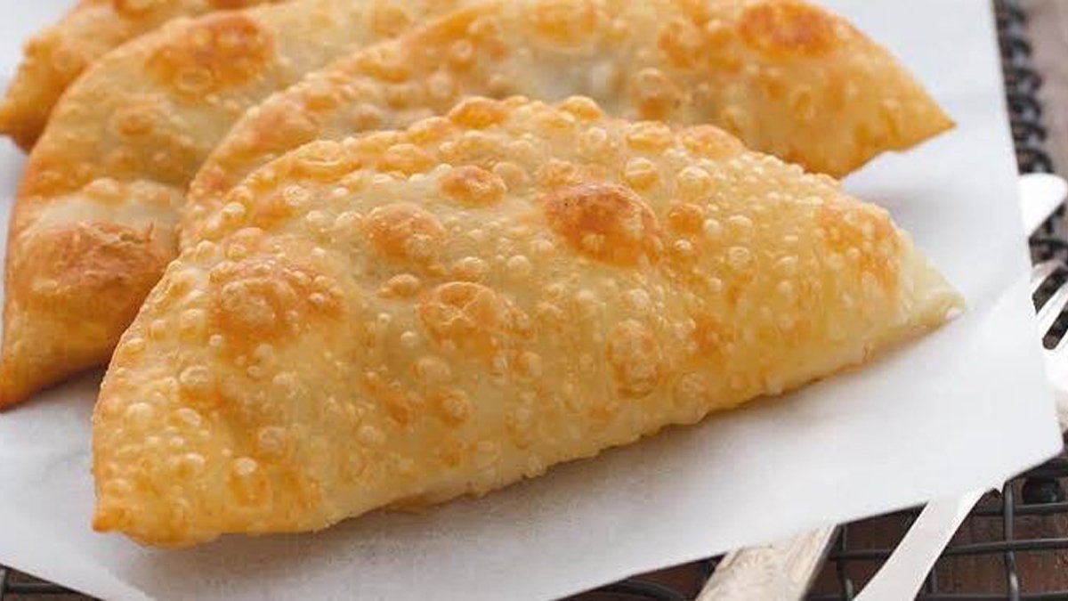 Evde Çiğ Börek Yapın Kaynananızın Gönlünü Alın! İşte Efsane Lezzet Çiğ Börek Tarifi