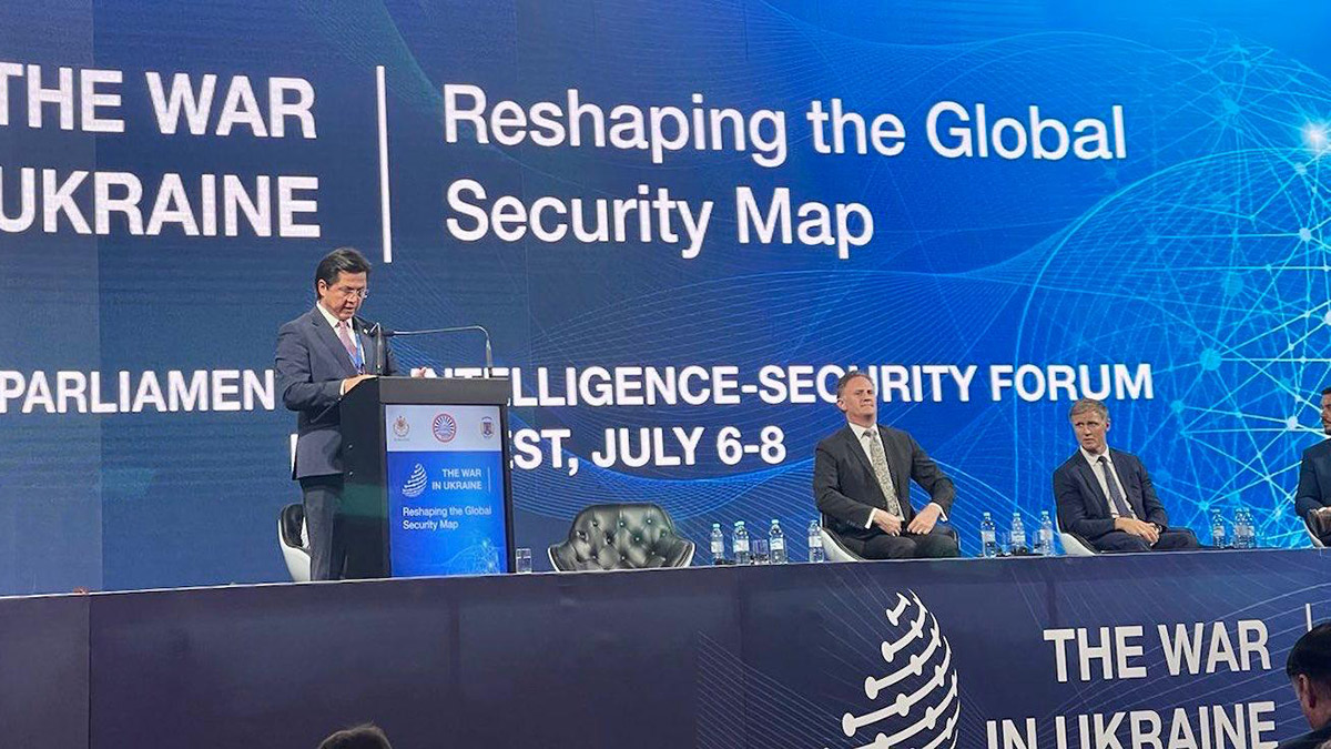 Bükreş’teki Güvenlik Formu’nda Çin zulmü masaya konuldu: 'Uygurları soykırımla yok edecekler'