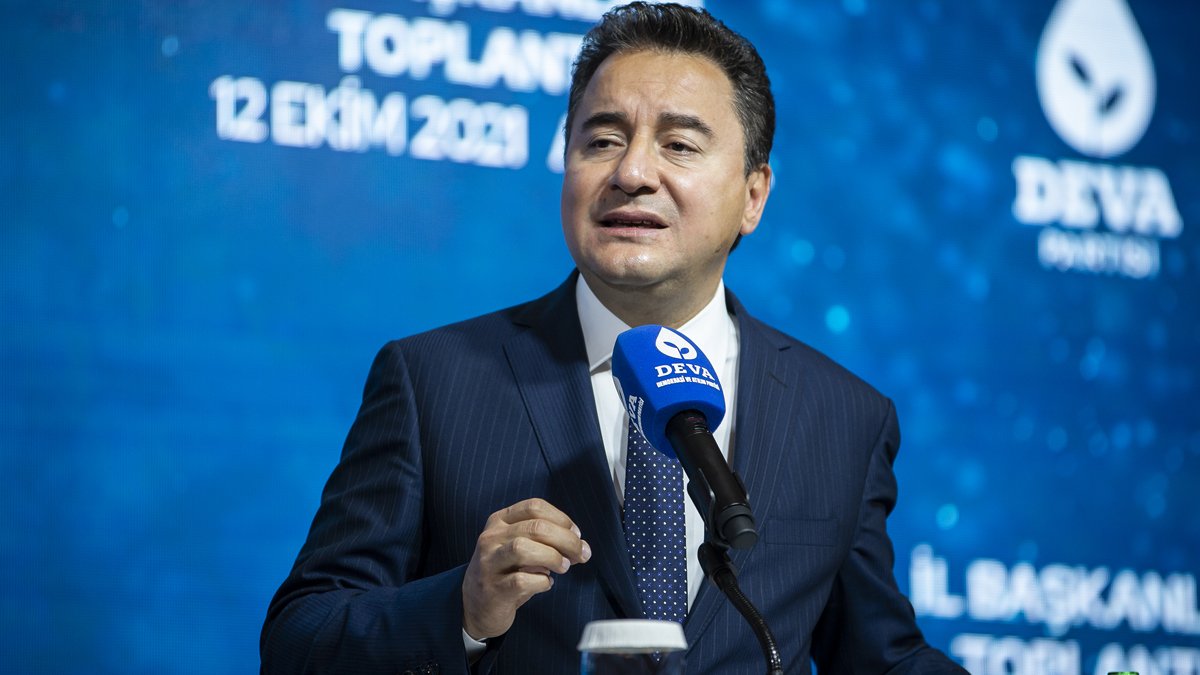 Babacan'dan 15 Temmuz mesajı: Ülkemizi tam demokrasiye kavuşturmak o direnişe karşı sorumluluğumuz