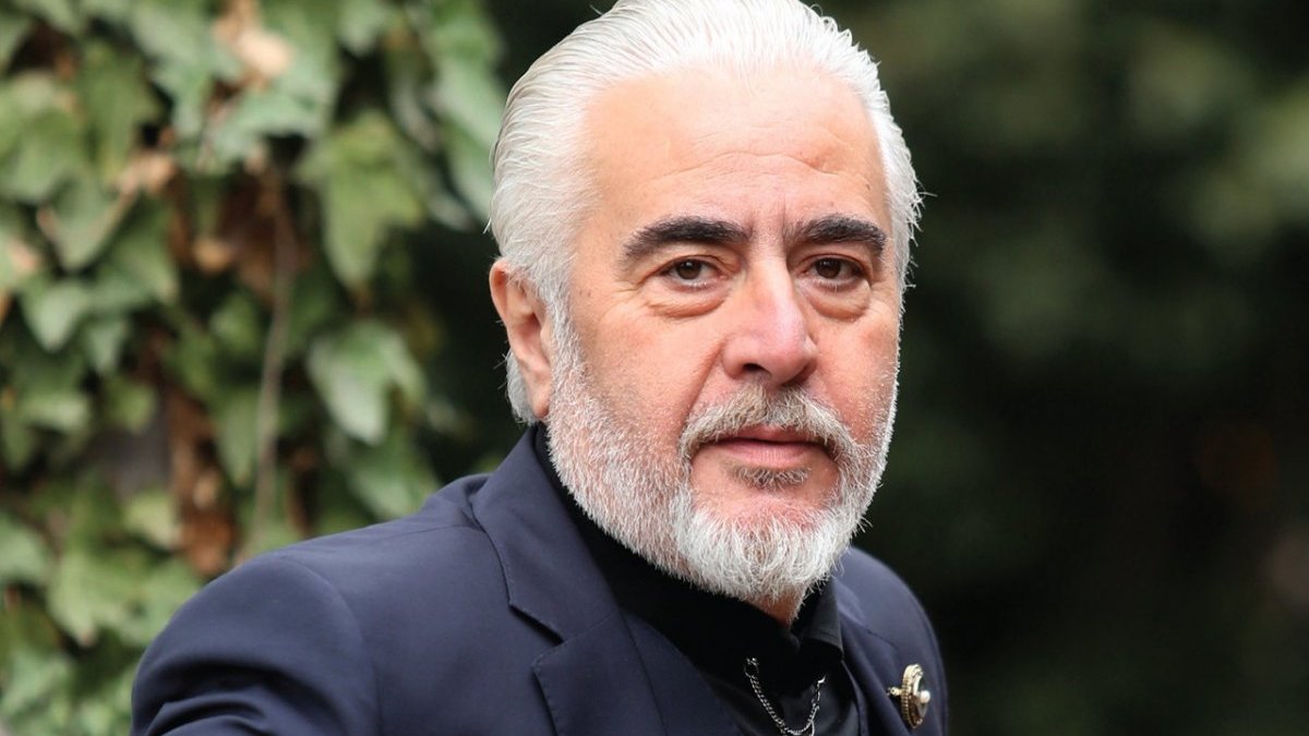 Uğur Yücel'den meraklandıran proje: Usta şaire hayat verecek