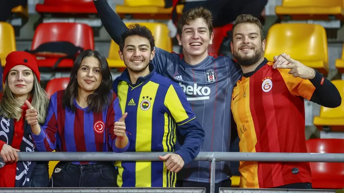 Türkiye'nin taraftar haritası belli oldu: En fanatik taraftarlar Trabzonspor'a ait