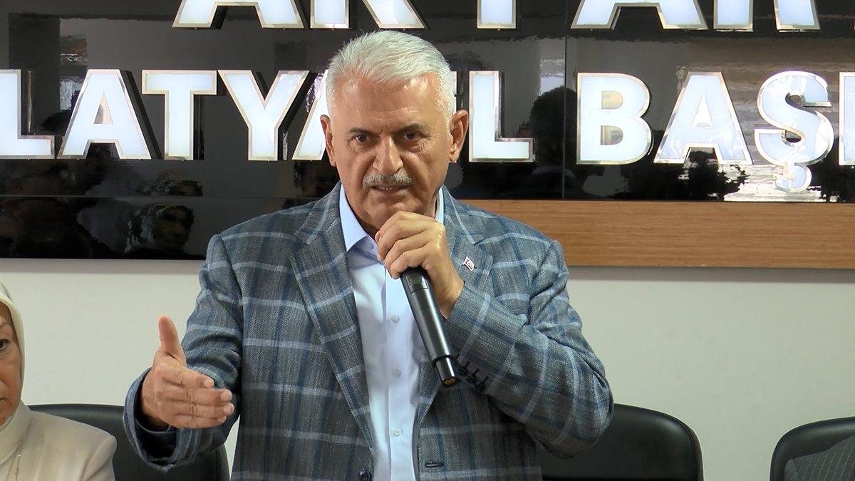 Binali Yıldırım: Darbelerle bir şey elde edemeyenler yeni bir arayışta