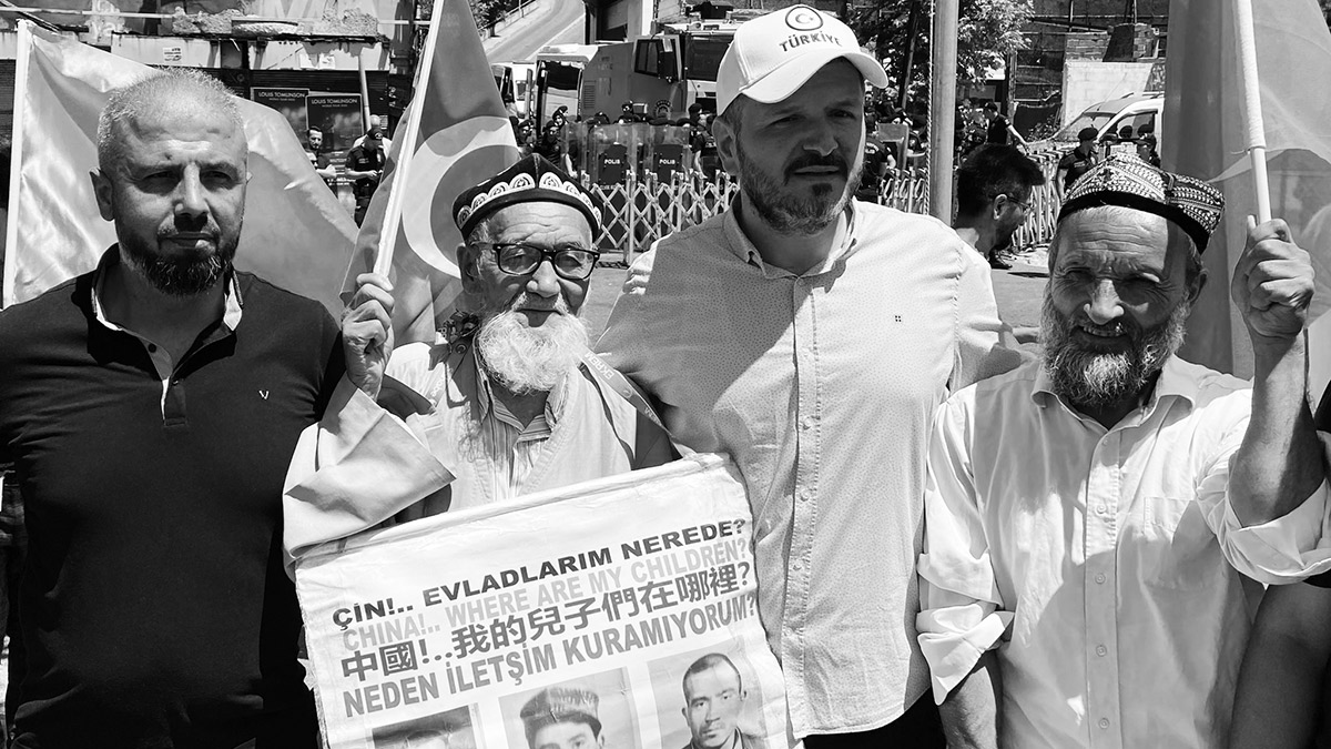 Kırık gönlümüzü incitmeyin bari