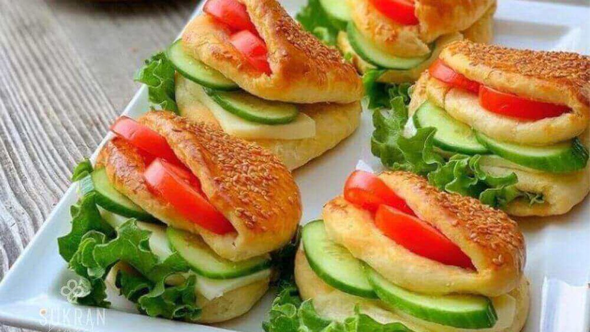 Kahvaltıya Cepli Poğaça Yapın Sofranıza Renk Katın! İşte Cepli Poğaça Tarifi