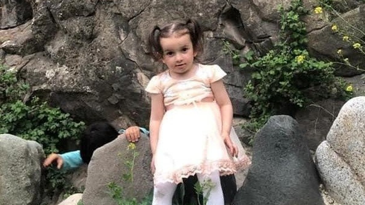 Park eden aracın altında kalan minik İlkay hayatını kaybetti