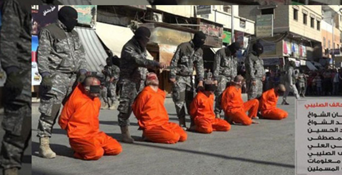 IŞİD, Rakka'da 5 futbolcunun kafasını kesti