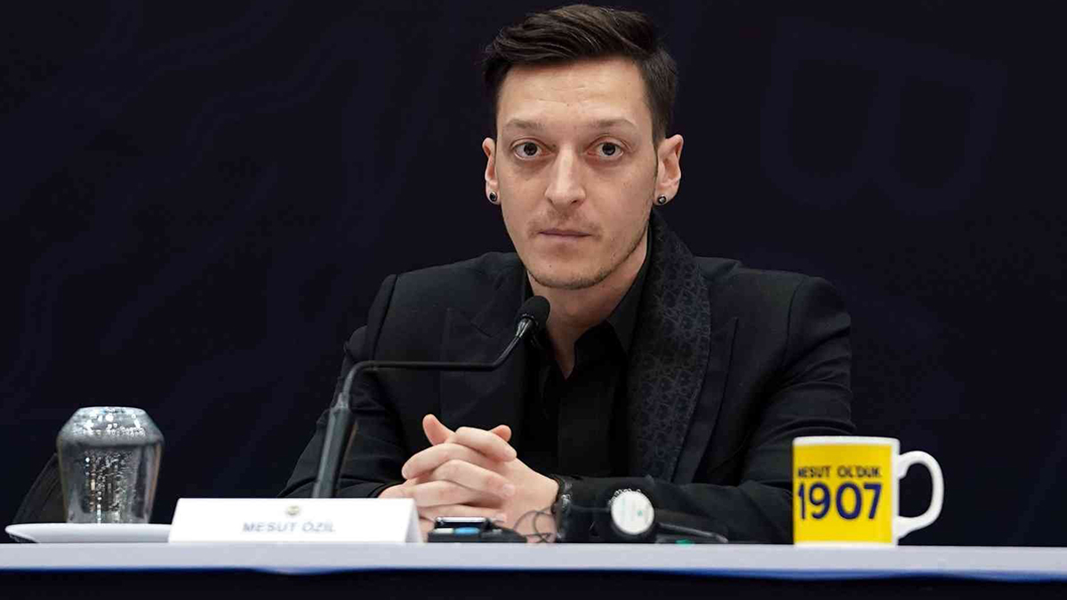 Mesut Özil Fenerbahçe'den ayrılırken ne kadar aldı? Rıdvan Dilmen dudak uçuklatan rakamı açıkladı