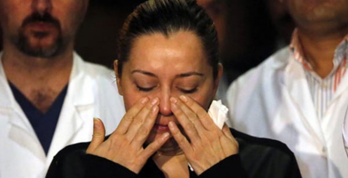 Demirel'in doktoru Aylin Cesur gözyaşlarını tutamadı