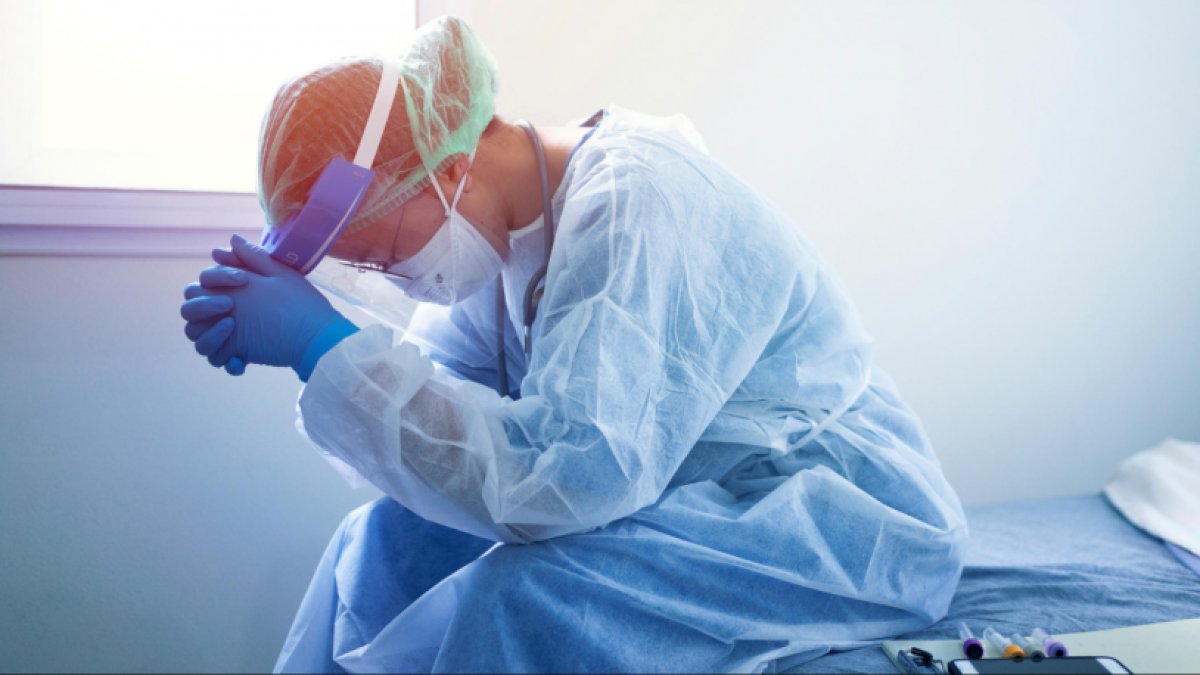 Türkiye sağlıkta alarm veriyor: Hekim göçü Resmi Gazete ilanına yansıdı