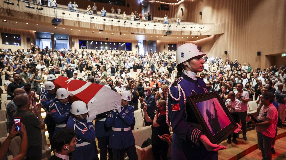 İlhan İrem'e veda: 3 maddelik vasiyeti yerine geldi