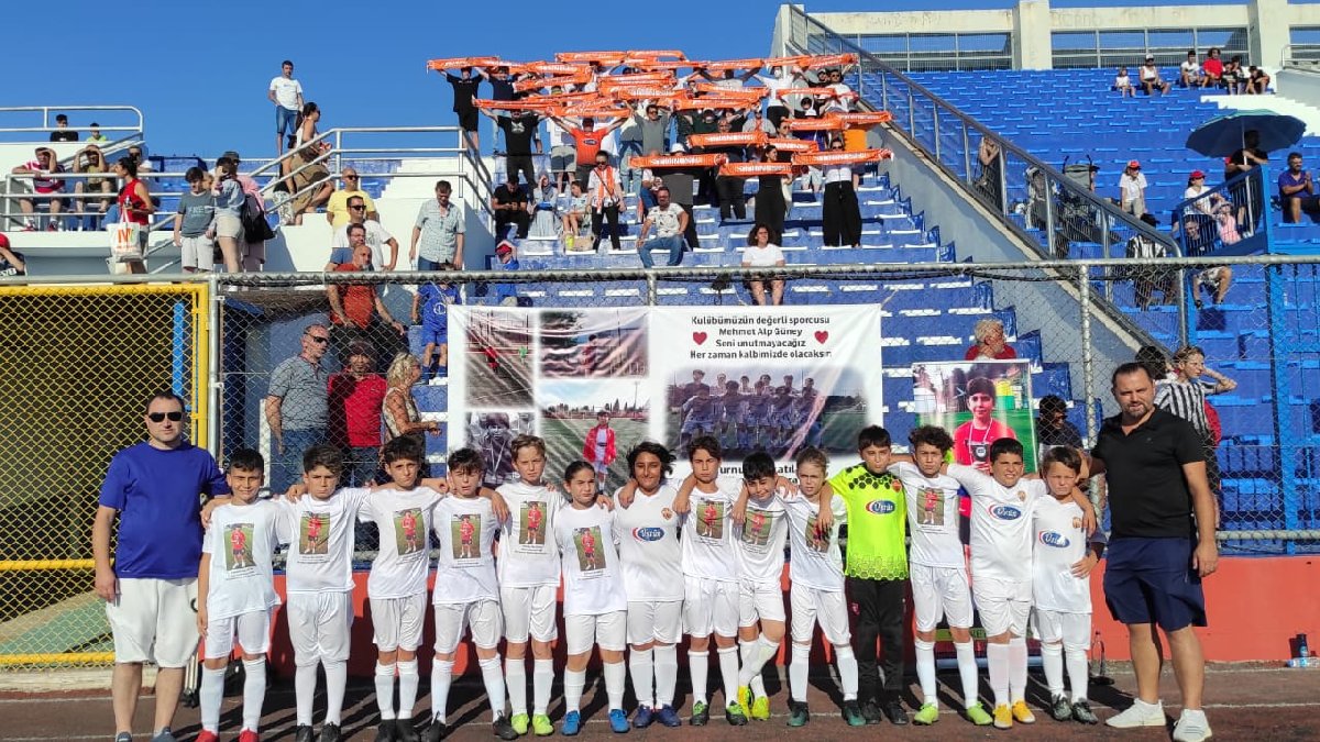 Trafik kazasında hayatını kaybeden Mehmet Alp'in anısına futbol turnuvası: Bu çocukların hepsi bizim evlatlarımız