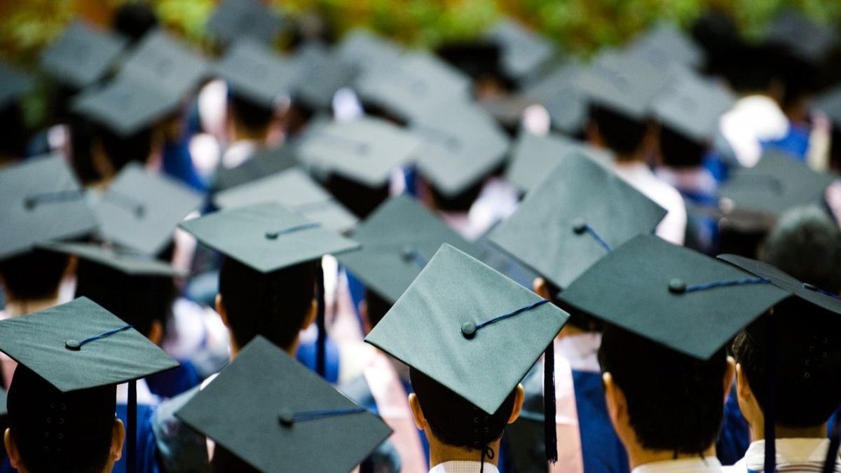 TÜİK açıkladı: Lisans mezunları ilk bir yıl işsiz