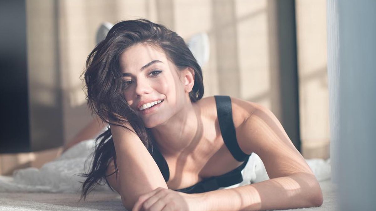 Demet Özdemir'den Kızdıran Dizi Paylaşımı! Geçmişini Tek Kalemde Sildi