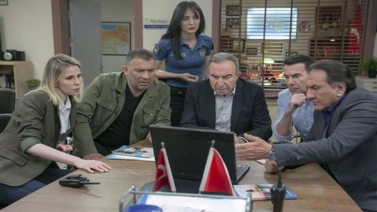 Arka sokaklarda fırtınalar kopuyor! Dizide ayrılan ayrılana bir oyuncu daha ayrılma kararı aldı