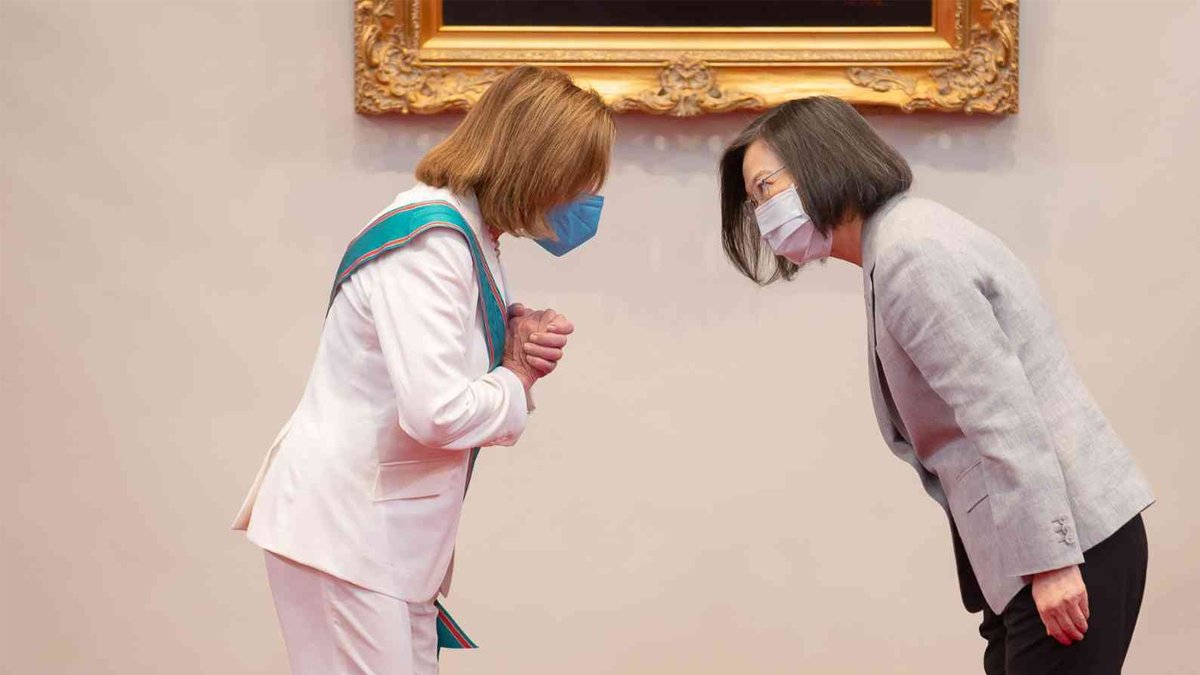 Pelosi'den Çin'e Tayvan'dan mesaj: Geri adım atmıyoruz