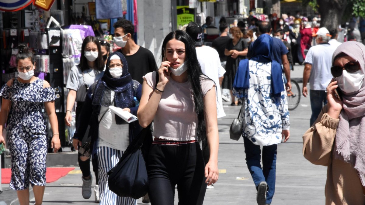 Bilim Kurulu Üyesi İlhan, 'Günlük vaka 50 bin' diyerek uyardı: Risk artacak, maske takın