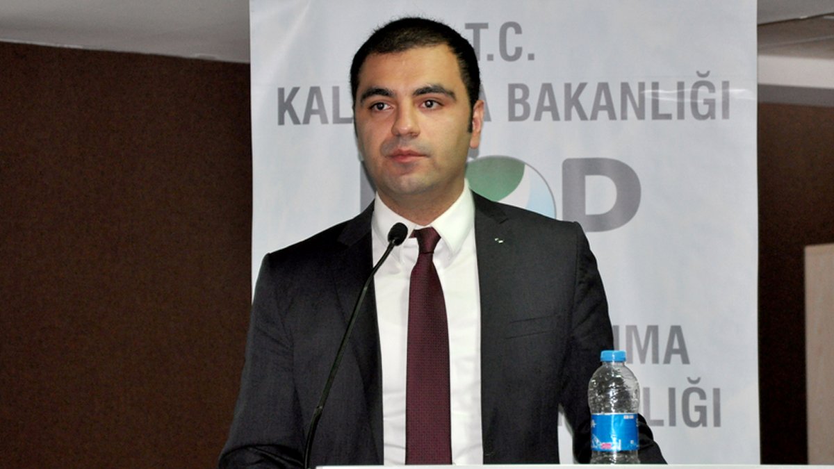 Erdoğan başarılarını övmüştü: Ahmet Katıksız istifasını verip ülkeyi terk etti