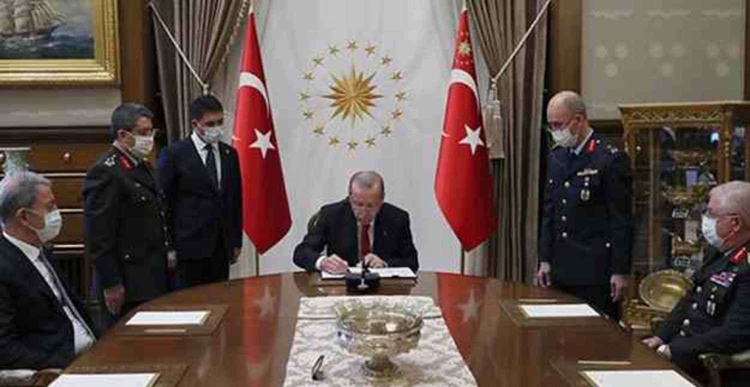 YAŞ 2022 Terfi ettirilen ve atanan Hava Kuvvetleri Komutanları, Kara Kuvvetleri Komutanları ve Deniz Kuvvetleri Komutanları listesi