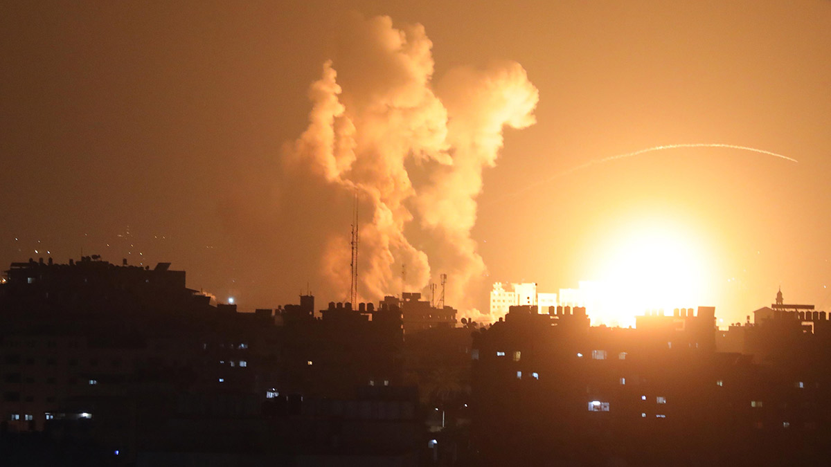 İsrail'dan Gazze'ye hava saldırısı: Ordu alarma geçti, sirenler çalıyor